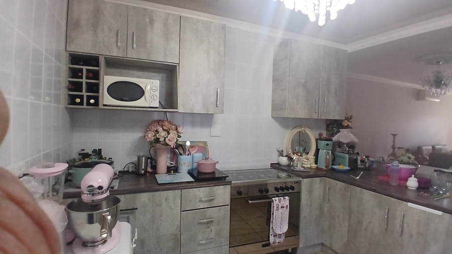 2 Bedroom Property for Sale in Langenhovenpark Free State
